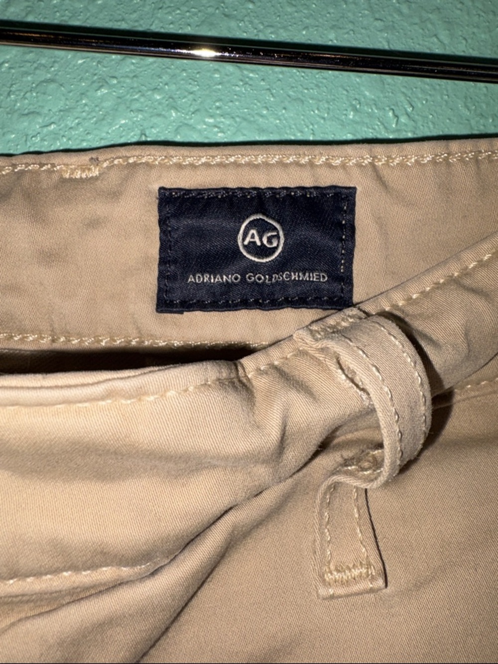 AG Adriano Goldschmied Men's Khaki Flat Front Shorts.  30R waist. - Picture 2 of 5